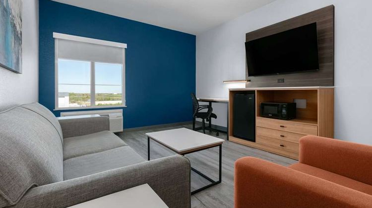 La Quinta Inn & Suites Burleson Suite