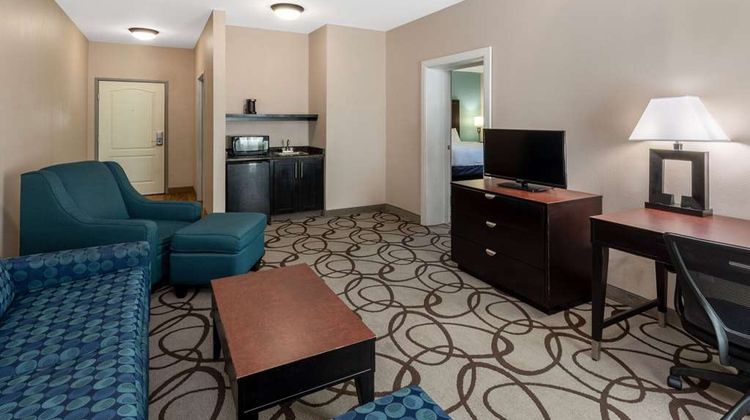 La Quinta Inn & Suites Lake Worth Suite