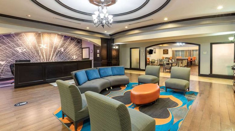 <b>La Quinta Inn & Suites Lake Worth Lobby</b>. Images powered by <a href="https://iceportal.shijigroup.com/" title="IcePortal" target="_blank">IcePortal</a>.