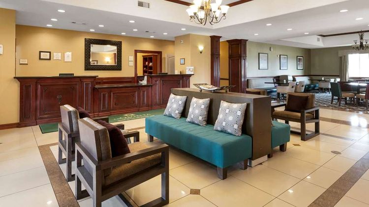 La Quinta Inn & Suites Lindale Lobby