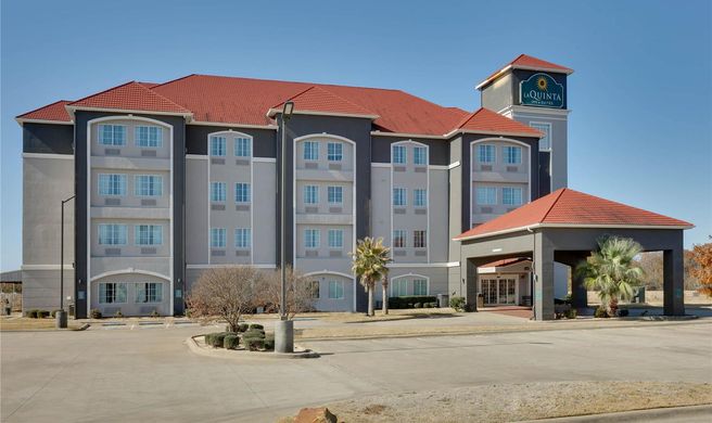 La Quinta Inn & Suites Lindale Exterior