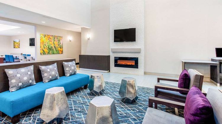 La Quinta Inn & Suites Hillsboro Lobby