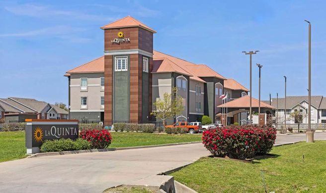 La Quinta Inn & Suites Hillsboro Exterior