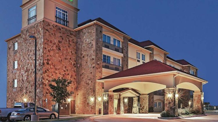 La Quinta Inn & Suites McKinney Exterior