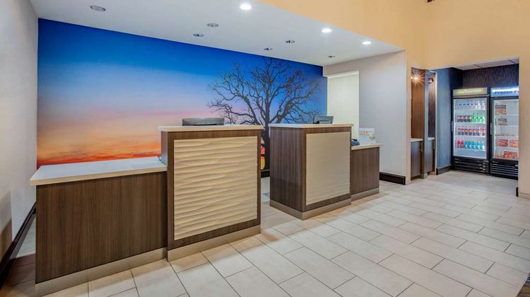 La Quinta Inn & Suites McKinney Lobby