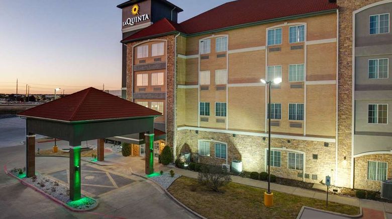 <b>La Quinta Inn & Suites Allen Exterior</b>. Images powered by <a href="https://iceportal.shijigroup.com/" title="IcePortal" target="_blank">IcePortal</a>.