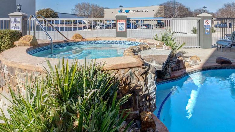 <b>La Quinta Inn & Suites Allen Pool</b>. Images powered by <a href="https://iceportal.shijigroup.com/" title="IcePortal" target="_blank">IcePortal</a>.