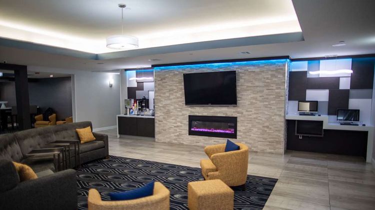 La Quinta Inn & Suites Houston Normandy Lobby