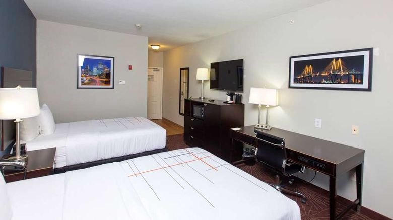 <b>La Quinta Inn & Suites Houston Normandy Room</b>. Images powered by <a href="https://iceportal.shijigroup.com/" title="IcePortal" target="_blank">IcePortal</a>.