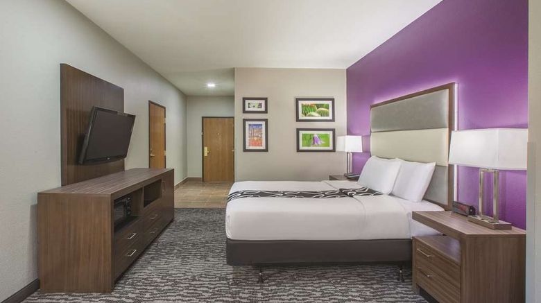 <b>La Quinta Inn & Suites NW Tucson Marana Room</b>. Images powered by <a href="https://iceportal.shijigroup.com/" title="IcePortal" target="_blank">IcePortal</a>.
