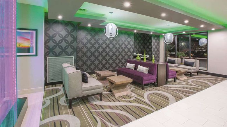 <b>La Quinta Inn & Suites NW Tucson Marana Lobby</b>. Images powered by <a href="https://iceportal.shijigroup.com/" title="IcePortal" target="_blank">IcePortal</a>.