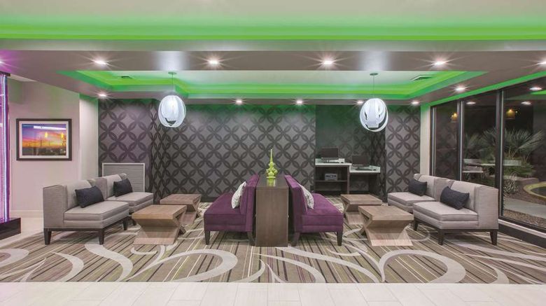 <b>La Quinta Inn & Suites NW Tucson Marana Lobby</b>. Images powered by <a href="https://iceportal.shijigroup.com/" title="IcePortal" target="_blank">IcePortal</a>.