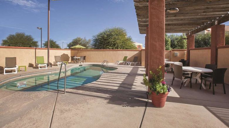 <b>La Quinta Inn & Suites NW Tucson Marana Pool</b>. Images powered by <a href="https://iceportal.shijigroup.com/" title="IcePortal" target="_blank">IcePortal</a>.