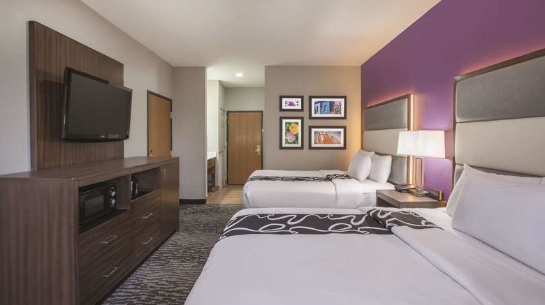 <b>La Quinta Inn & Suites NW Tucson Marana Room</b>. Images powered by <a href="https://iceportal.shijigroup.com/" title="IcePortal" target="_blank">IcePortal</a>.
