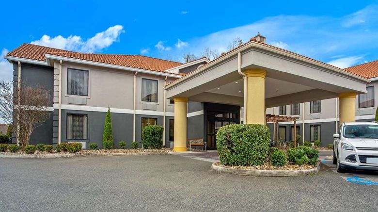 <b>La Quinta Inn Radford Exterior</b>. Images powered by <a href="https://iceportal.shijigroup.com/" title="IcePortal" target="_blank">IcePortal</a>.