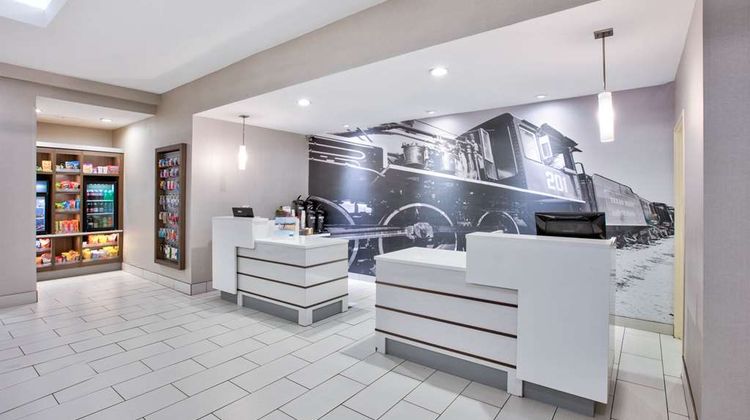 La Quinta Inn & Suites Palestine Lobby