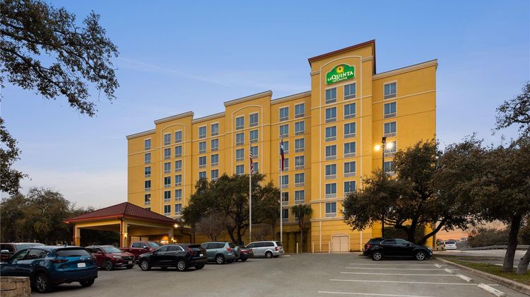 La Quinta Inn & Suites San Antonio Exterior