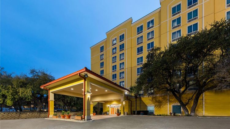 La Quinta Inn & Suites San Antonio Exterior