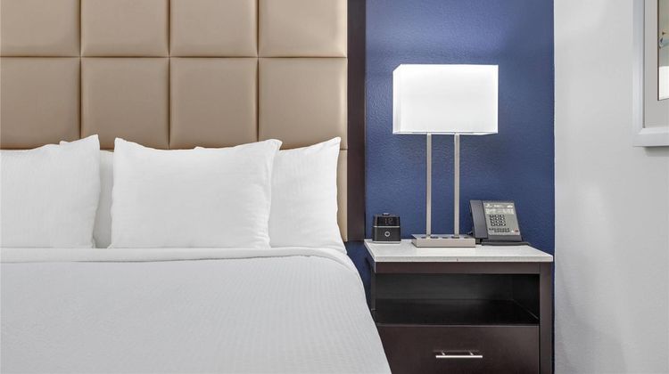 La Quinta Inn & Suites Paris Room