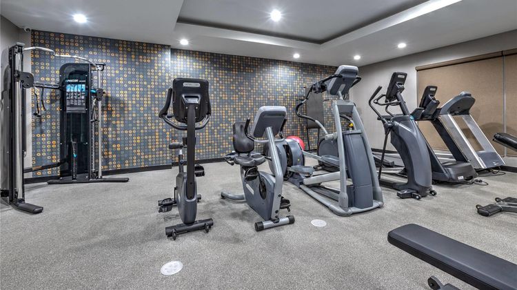 La Quinta Inn & Suites Paris Health