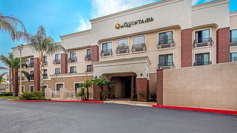 <b>La Quinta Inn & Suites Temecula Exterior</b>. Images powered by <a href="https://iceportal.shijigroup.com/" title="IcePortal" target="_blank">IcePortal</a>.