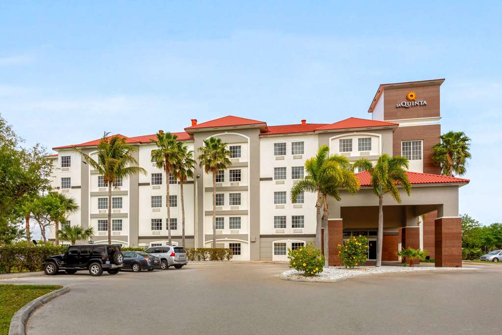 Comfort fashion inn & suites 6505 metal dr fort pierce fl