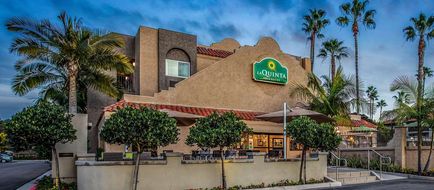 La Quinta Inn & Suites San Diego Carlsbad Exterior