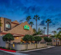 La Quinta Inn & Suites San Diego Carlsbad Exterior