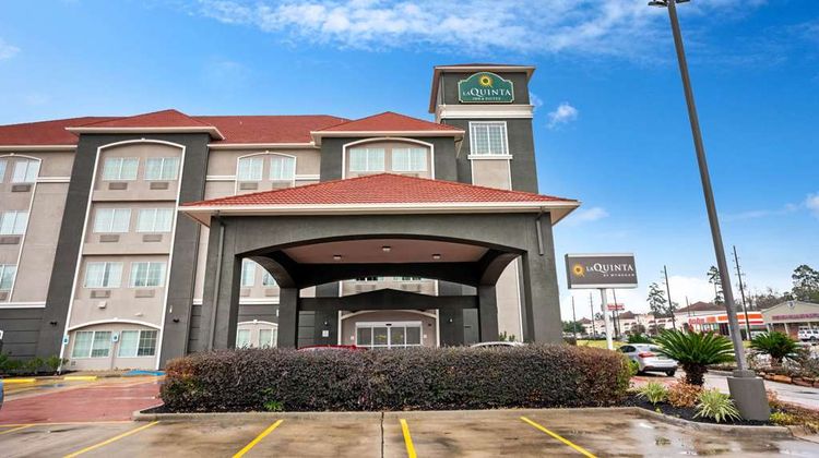 La Quinta Inn & Suites Woodlands NW Exterior