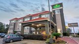 La Quinta Inn & Suites Woodlands NW Exterior