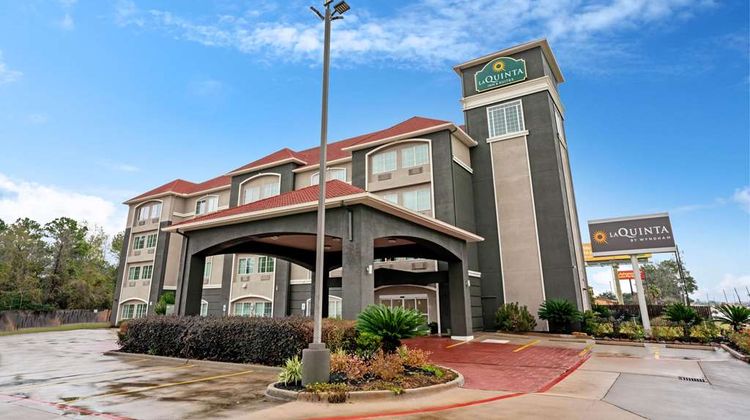 La Quinta Inn & Suites Woodlands NW Exterior