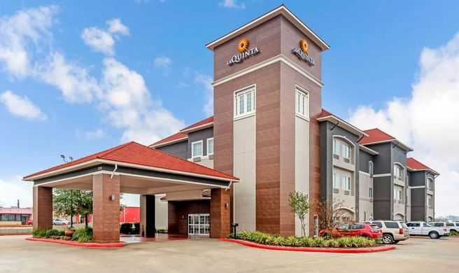 La Quinta Inn & Suites Orange Exterior