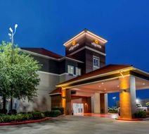 La Quinta Inn & Suites Orange Exterior
