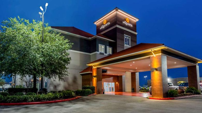 <b>La Quinta Inn & Suites Orange Exterior</b>. Images powered by <a href="https://iceportal.shijigroup.com/" title="IcePortal" target="_blank">IcePortal</a>.