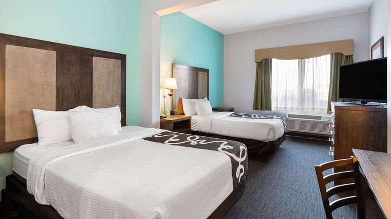<b>La Quinta Carter Lake Omaha Airport Room</b>. Images powered by <a href="https://iceportal.shijigroup.com/" title="IcePortal" target="_blank">IcePortal</a>.