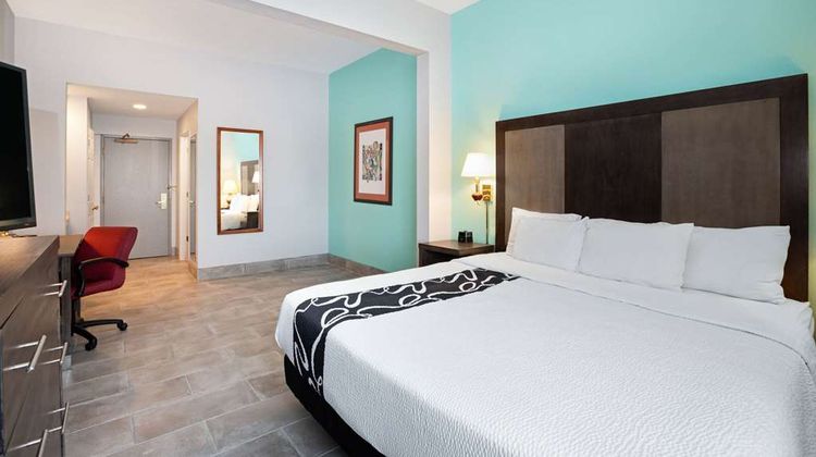 La Quinta Carter Lake Omaha Airport Room