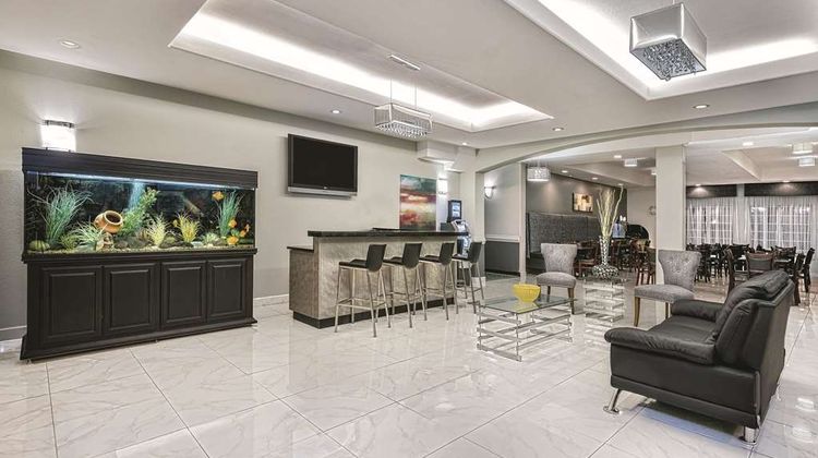 La Quinta Inn & Suites Mercedes Lobby