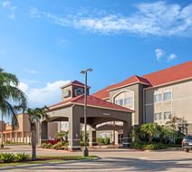La Quinta Inn & Suites Mercedes Exterior