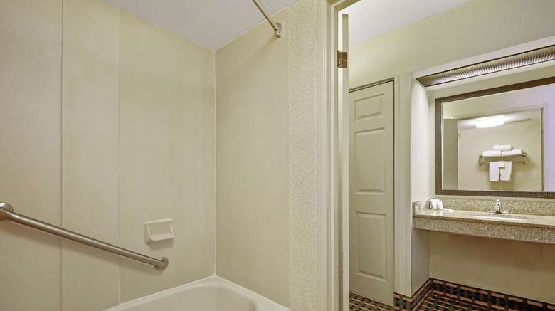 <b>La Quinta Inn Maingate Ft Jackson Room</b>. Images powered by <a href="https://iceportal.shijigroup.com/" title="IcePortal" target="_blank">IcePortal</a>.