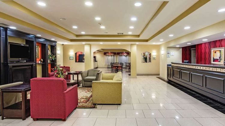 La Quinta Inn & Suites Canton Lobby