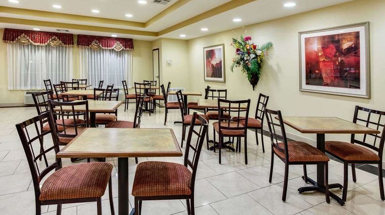 <b>La Quinta Inn & Suites Canton Other</b>. Images powered by <a href="https://iceportal.shijigroup.com/" title="IcePortal" target="_blank">IcePortal</a>.