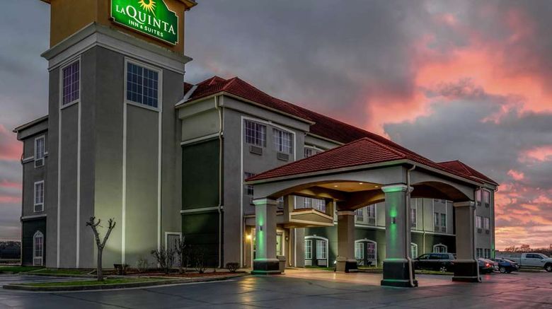 <b>La Quinta Inn & Suites Canton Exterior</b>. Images powered by <a href="https://iceportal.shijigroup.com/" title="IcePortal" target="_blank">IcePortal</a>.
