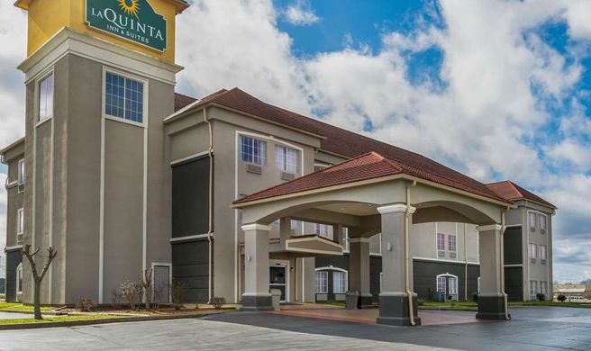 La Quinta Inn & Suites Canton Exterior