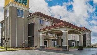 La Quinta Inn & Suites Canton