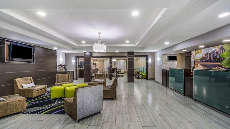 La Quinta Inn & Suites Canton Lobby