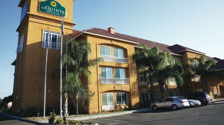 La Quinta Inn & Suites Fowler Exterior
