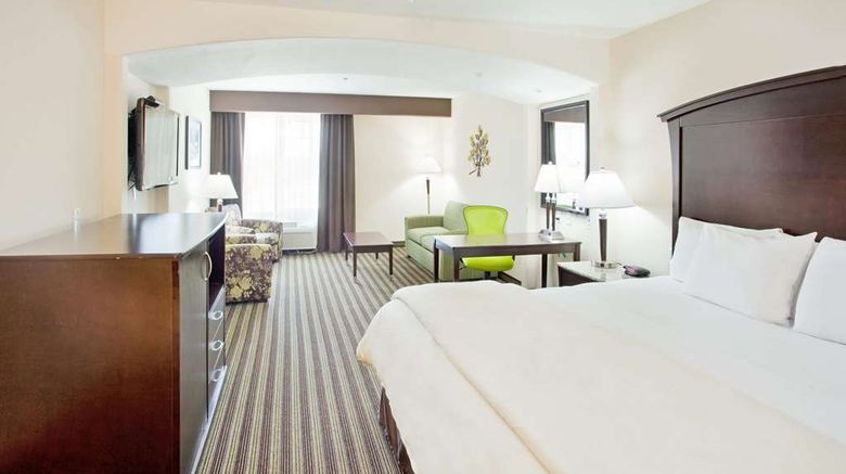 <b>La Quinta Inn & Suites Fowler Room</b>. Images powered by <a href="https://iceportal.shijigroup.com/" title="IcePortal" target="_blank">IcePortal</a>.