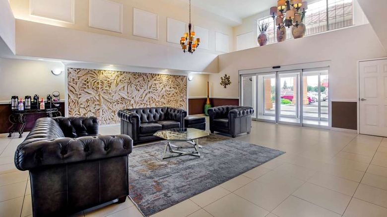 <b>La Quinta Inn & Suites Fowler Lobby</b>. Images powered by <a href="https://iceportal.shijigroup.com/" title="IcePortal" target="_blank">IcePortal</a>.