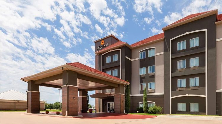 La Quinta Inn & Suites Brownwood Exterior