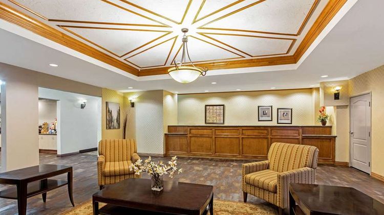 La Quinta Inn & Suites Cleburne Lobby